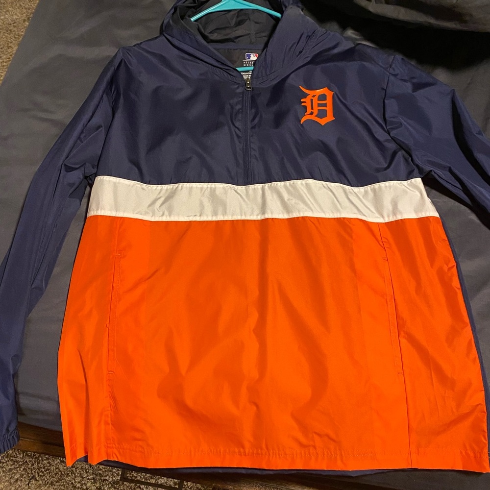 Detroit tigers wind breaker